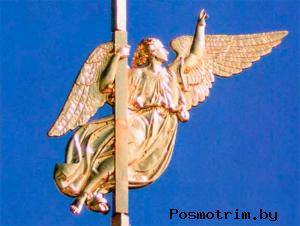 Фигура Ангела на шпиле колокольни