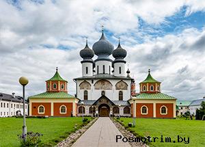 Успенский собор Тихвинского монастыря.