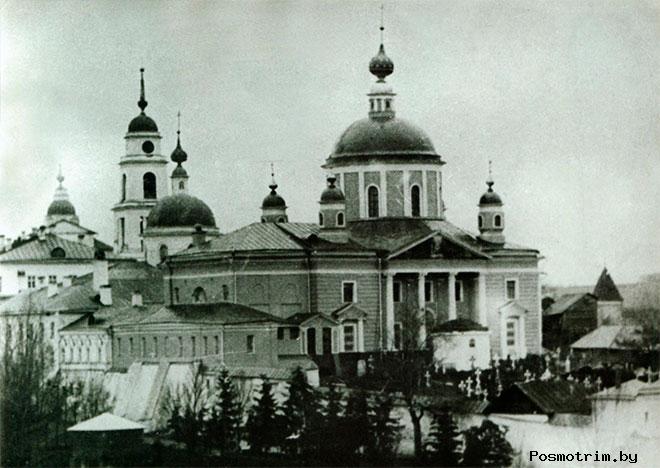 Покровский Ходьков монастырь, хорошо видны кладбище и колокольня, которые не сохранились до наших дней.