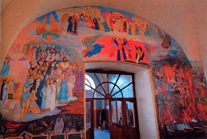 В числе особо впечатляющих росписей собора в Лаишево - изображение Судного дня.