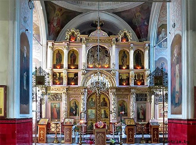 Внутри собора Успения Пресвятой Богоматери Малоярославца