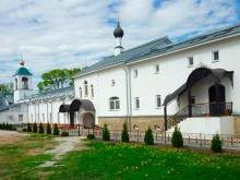 Восточный келейный корпус Снетогорского монастыря