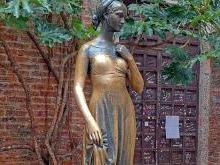 Статуя Джульетты в Вероне фото легенда